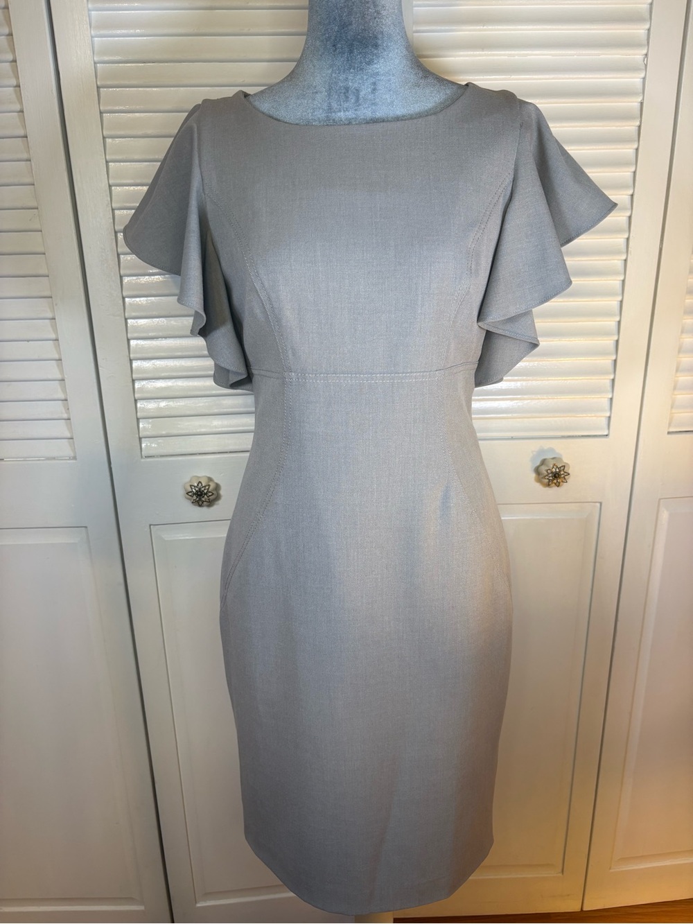 Calvin Klein Light Gray Flutter-Sleeve Sheath Dress Size 4